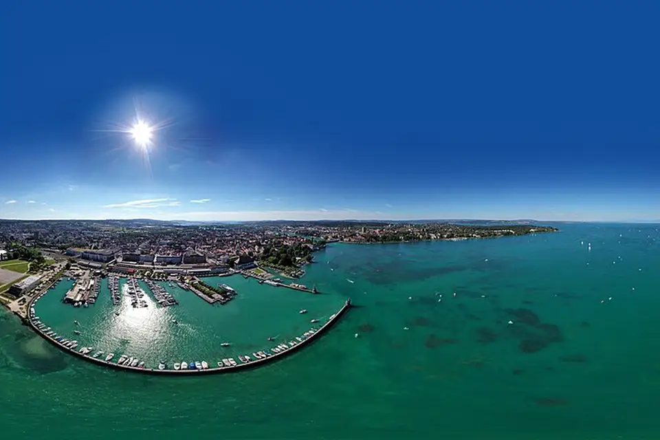 Stimmungsvolle Reiseansicht aus Bodensee für Busreise Bodensee für Senioren – Tipps zur Auswahl