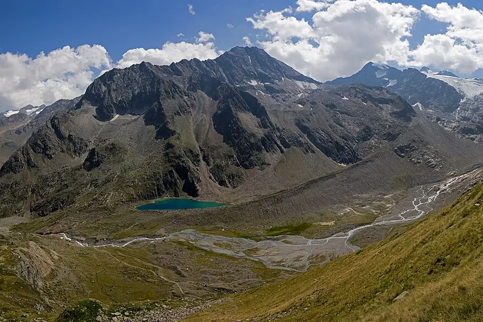 Stimmungsvolle Reiseansicht aus Tirol für Busreise Tirol mit wenig Gehstrecke – ehrlich eingeordnet