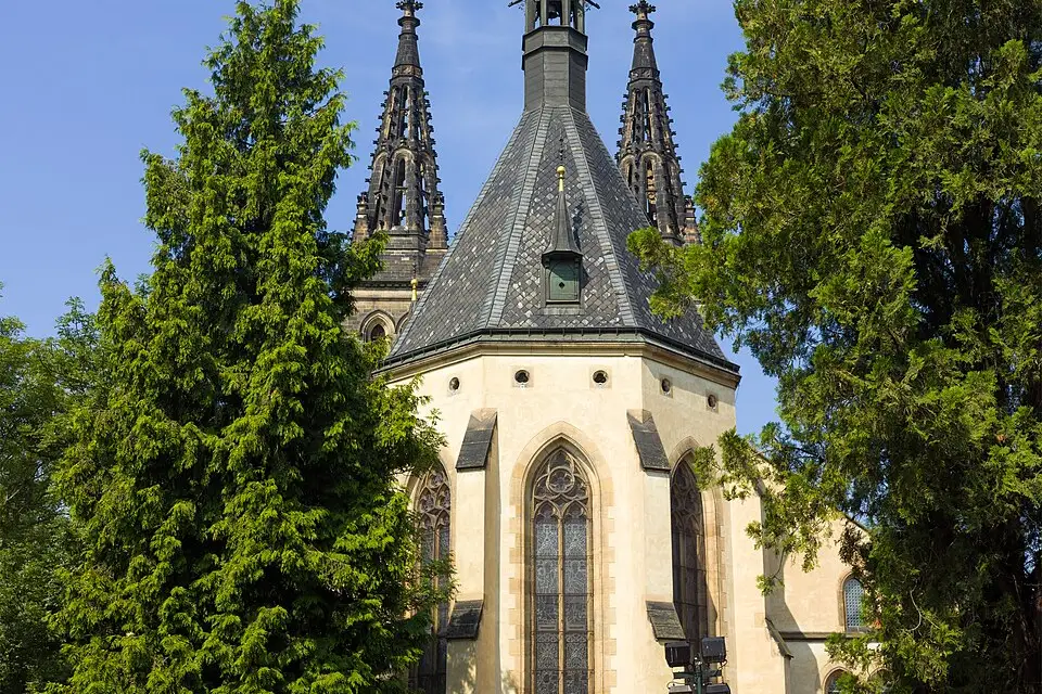 Landschaft und Sehenswürdigkeiten in Prag für Busreise Prag ab Frankfurt – Reiseguide