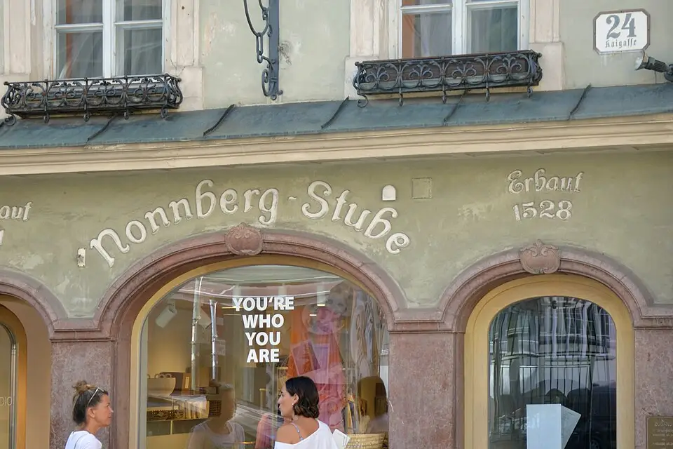 Stimmungsvolle Reiseansicht aus Salzburg für Busreise Salzburg im Sommer – Route & Leistungen