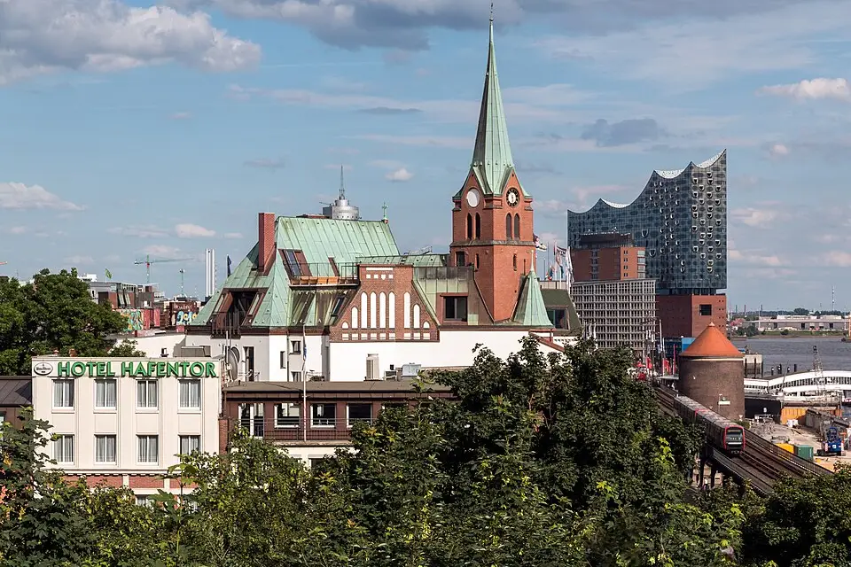 Authentischer Reisemoment in Hamburg – passend zu Busreise Hamburg – Route & Leistungen