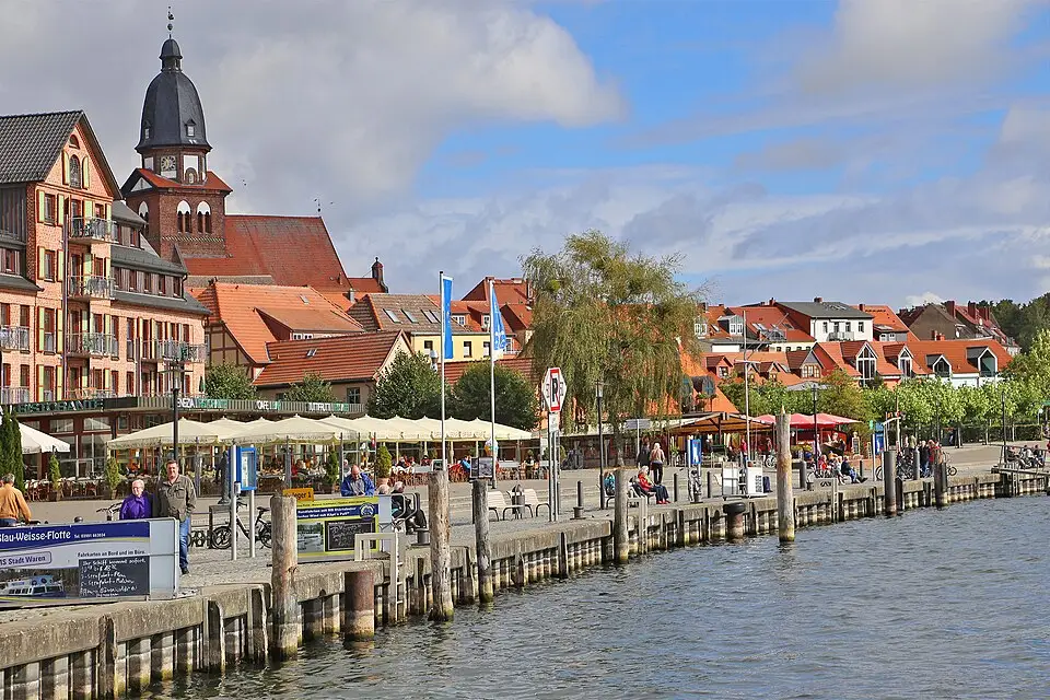 Authentischer Reisemoment in Mecklenburgischen Seenplatte – passend zu Mecklenburgische Seenplatte – Geführte Busreise
