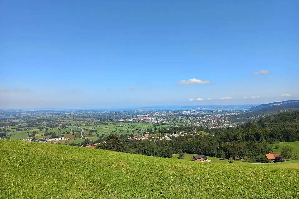 Stimmungsvolle Reiseansicht aus Bodensee für Busreise Bodensee ab Hamburg – Reiseguide