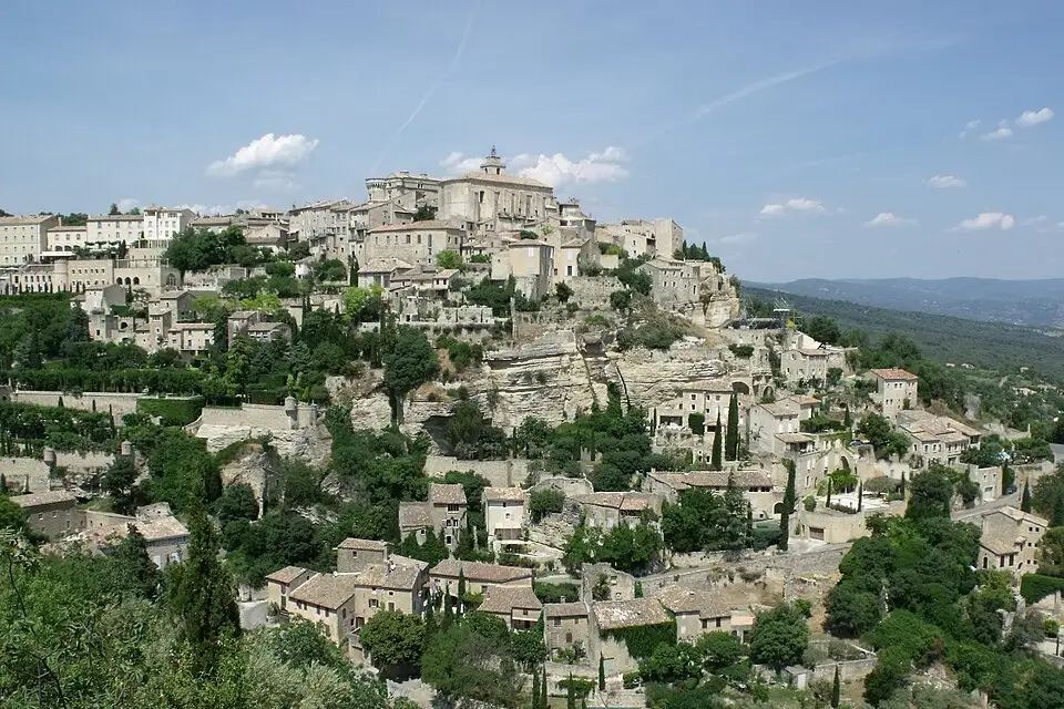 Stimmungsvolle Reiseansicht aus Provence für Busreise Provence übers Wochenende – Tipps zur Auswahl