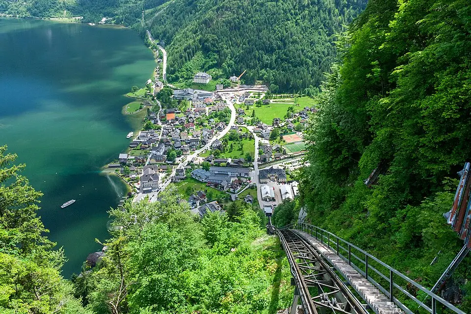 Authentischer Reisemoment in Salzkammergut – passend zu Günstige Busreise Salzkammergut – Dauer & Komfort
