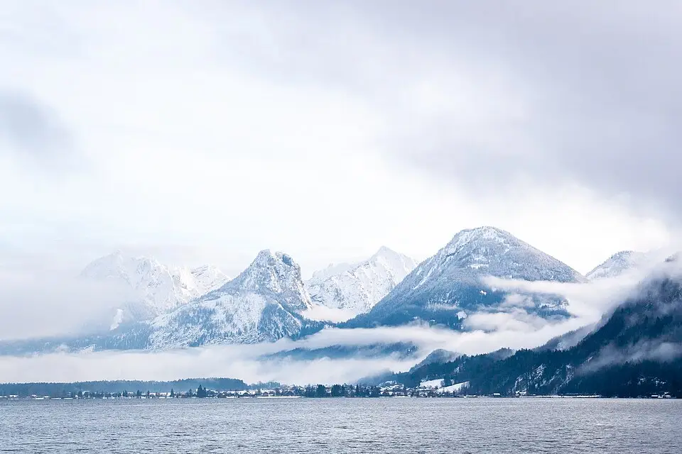 Stimmungsvolle Reiseansicht aus Salzkammergut für Rundreise Salzkammergut mit dem Bus – Reisecheck