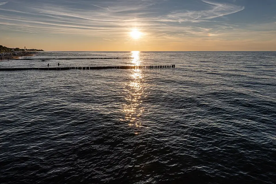Stimmungsvolle Reiseansicht aus Nordsee für Busreise Nordsee mit Haustürabholung – Route & Leistungen