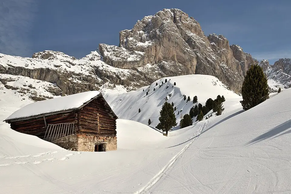 Stimmungsvolle Reiseansicht aus Südtirol für Genussreise Südtirol mit dem Bus – Route & Leistungen