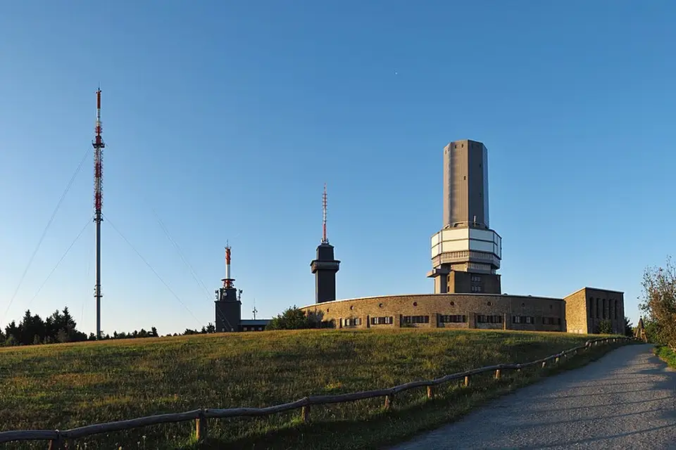 Stimmungsvolle Reiseansicht aus Schwarzwald für Wellnessreise Schwarzwald mit dem Bus – Reiseguide