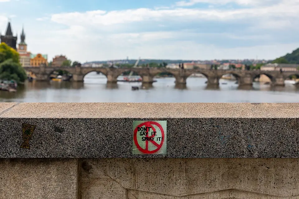 Stimmungsvolle Reiseansicht aus Prag für Busreise Prag mit Rollator – Reisecheck