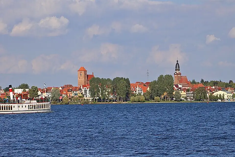 Landschaft und Sehenswürdigkeiten in Mecklenburgischen Seenplatte für Busreise Mecklenburgische Seenplatte ab München – Reisecheck