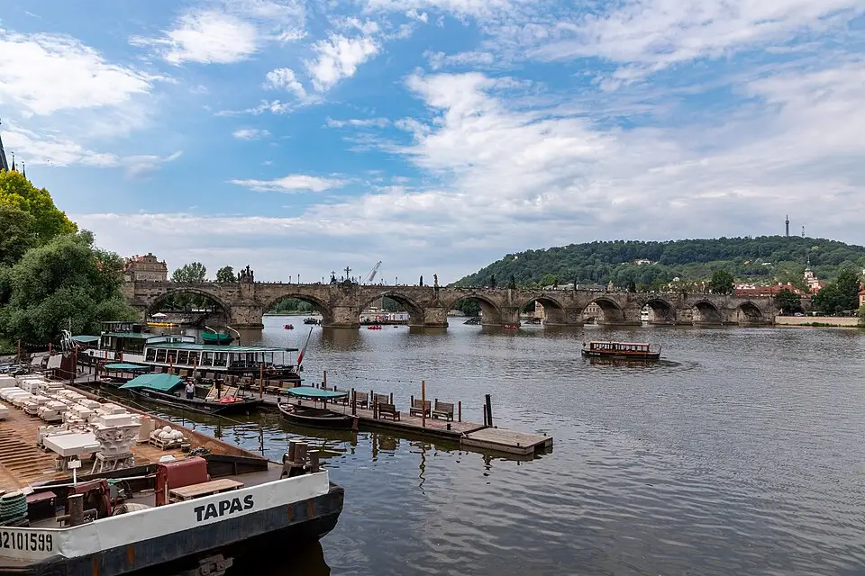 Landschaft und Sehenswürdigkeiten in Prag für Busreise Prag mit Rollator – Reisecheck