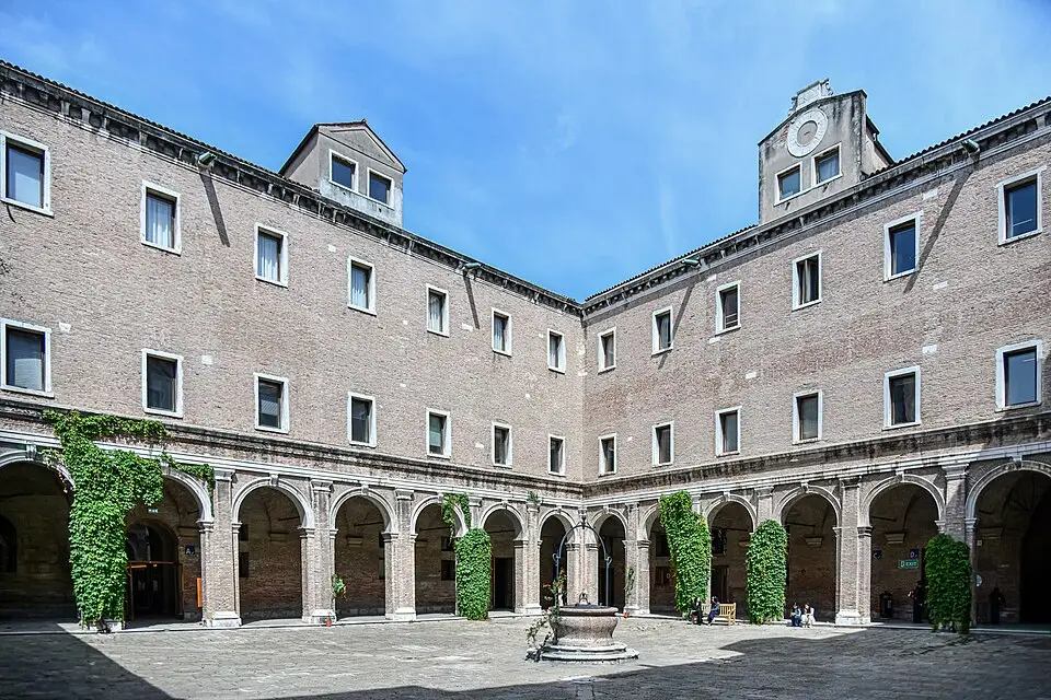Authentischer Reisemoment in Venedig – passend zu Beste Reisezeit für eine Busreise Venedig – Dauer & Komfort