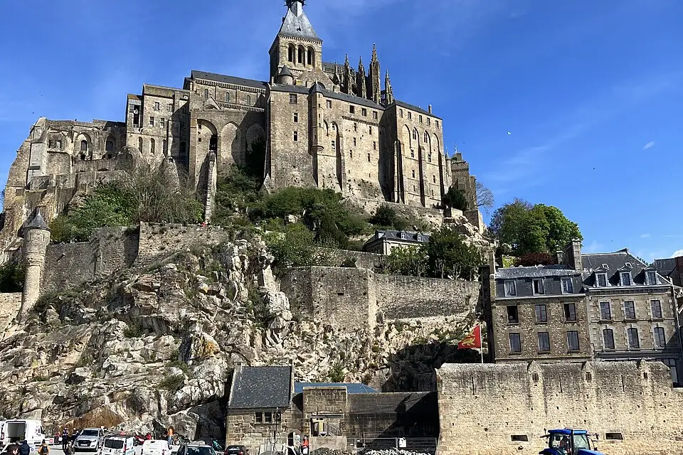 Authentischer Reisemoment in Normandie – passend zu Busreise Normandie für Senioren mit Haustürabholung – Reisecheck