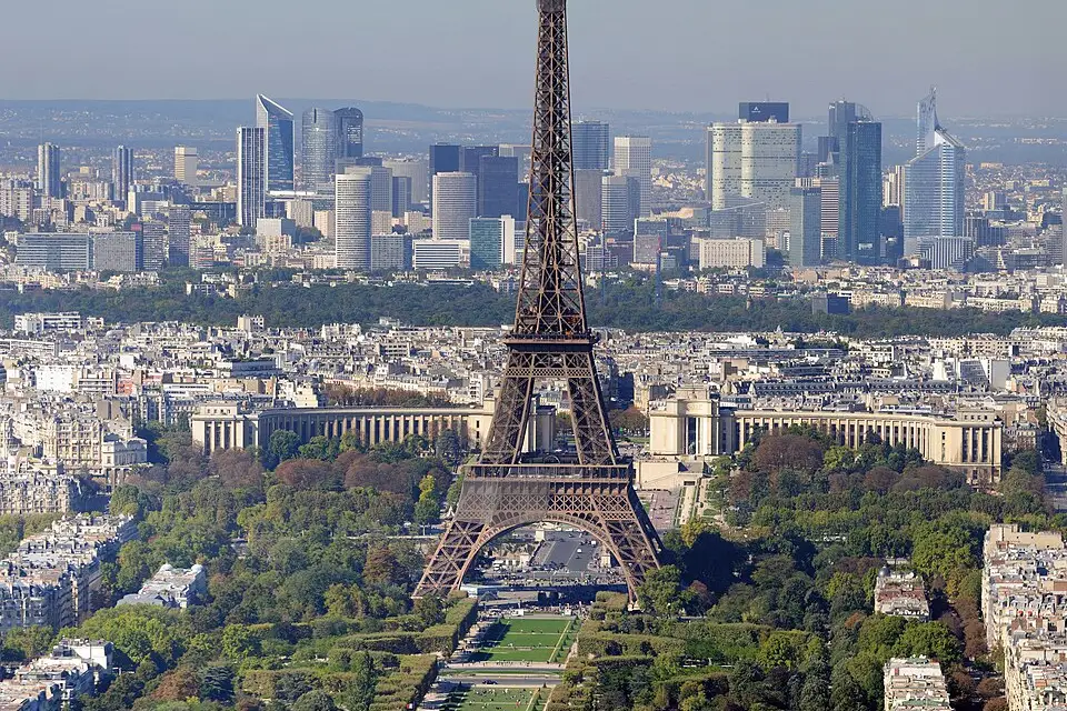 Landschaft und Sehenswürdigkeiten in Paris für Busreise Paris ab Berlin – Reiseguide