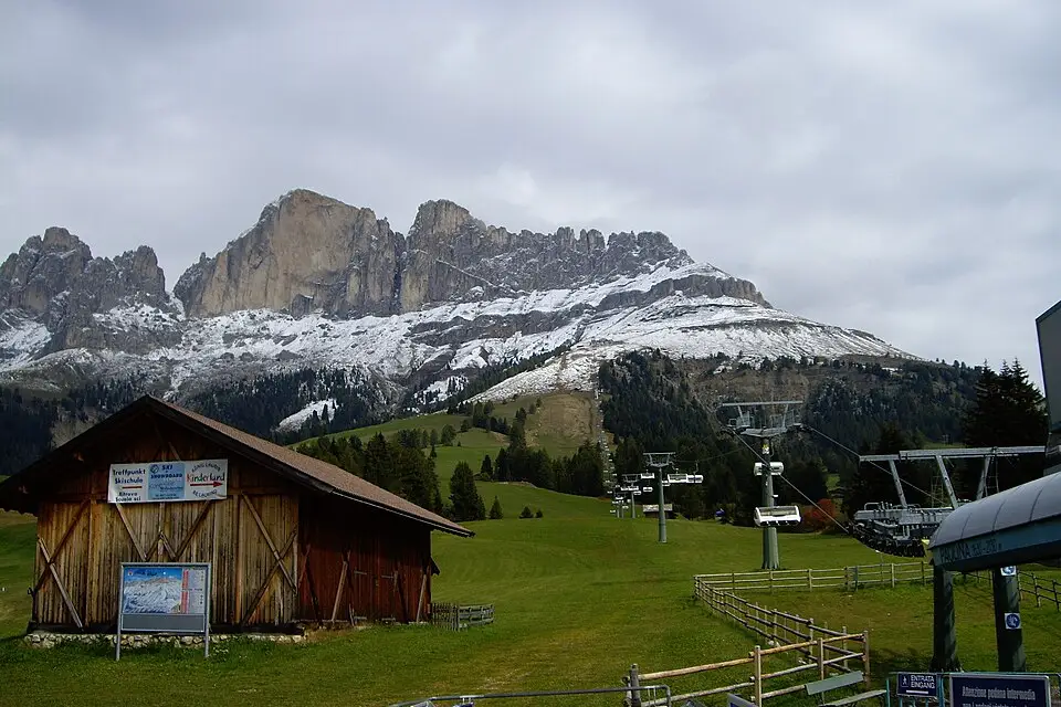 Stimmungsvolle Reiseansicht aus Südtirol für Busreise Südtirol ab Berlin – ehrlich eingeordnet
