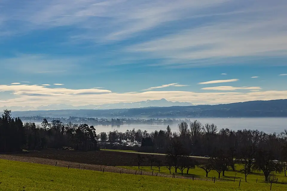 Stimmungsvolle Reiseansicht aus Bodensee für Busreise Bodensee mit Rollator – Route & Leistungen